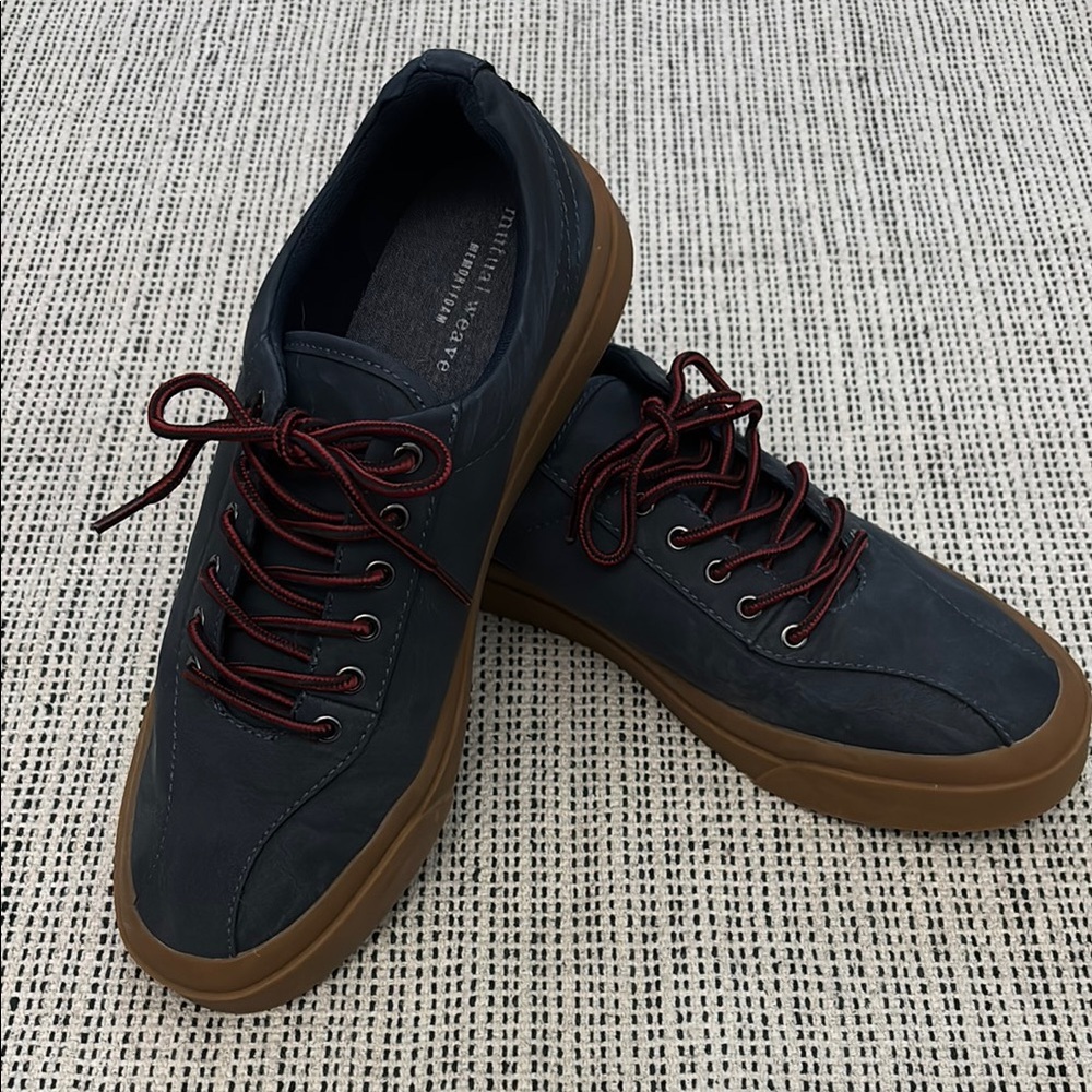 Mutual Weave Blue and Tan Sneakers with Low Top Design and Rubber Sole